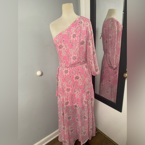 STUNNING TAYLOR ONE SLEEVE ASYMMETRICAL FLOWY FEMINE SEXY LINED FAIRY/EASTER - Picture 1 of 12